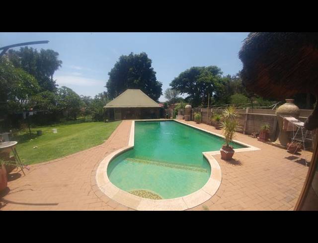 5 BEDROOM HOUSE FOR SALE IN CAPITAL PARK